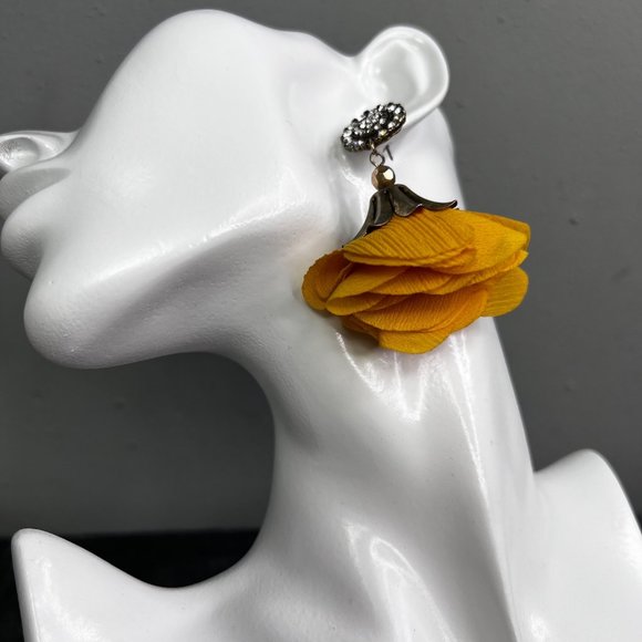 Nicole Miller New York Floral Earrings Mustard Yellow Gold Rhinestone NWT - Picture 7 of 11